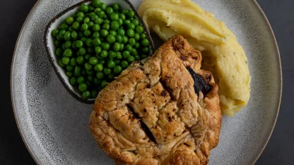 Beef and dark ale pie